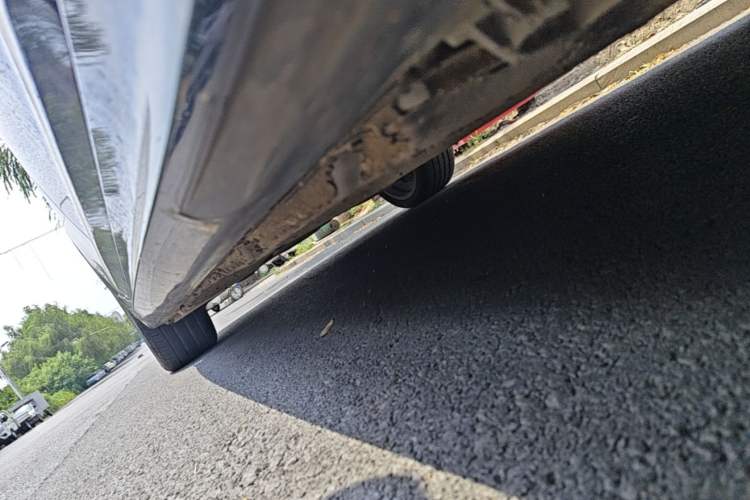 Used BMW 5 Series 2022 530Li Leading Model M Sport Package Right Side Sill