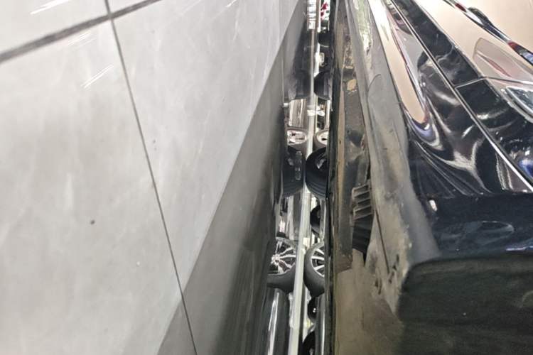 Used BMW 5 Series 2022 Second Facelift 525Li M Sport Package Right Side Sill