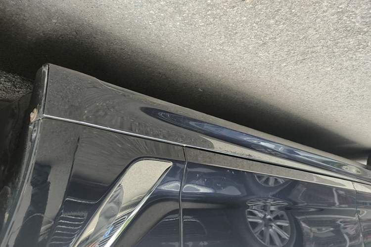 Used BMW 5 Series 2022 Restyled 525Li M Sport Package Right Side Sill