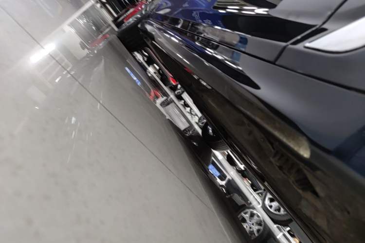 Used BMW 5 Series 2022 Restyled 525Li M Sport Package Right Side Sill