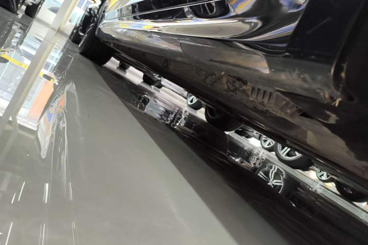 Used BMW 5 Series 2022 Restyled 530Li Leading Edition M Sport Package Right Side Sill