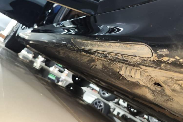 Used BMW 5 Series 2022 Second Facelift 525Li M Sport Package Right Side Sill