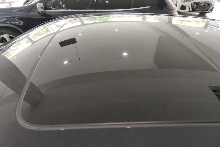 Used BMW 5 Series 2022 Second Facelift 525Li M Sport Package Roof