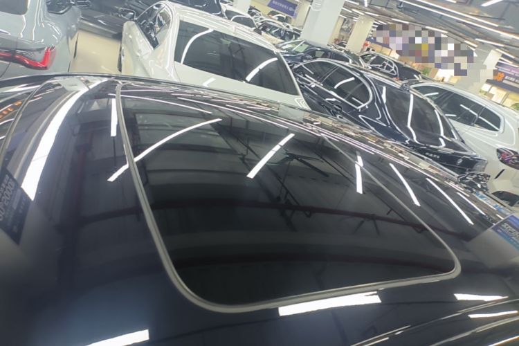 Used BMW 5 Series 2022 Second Facelift 525Li M Sport Package Roof