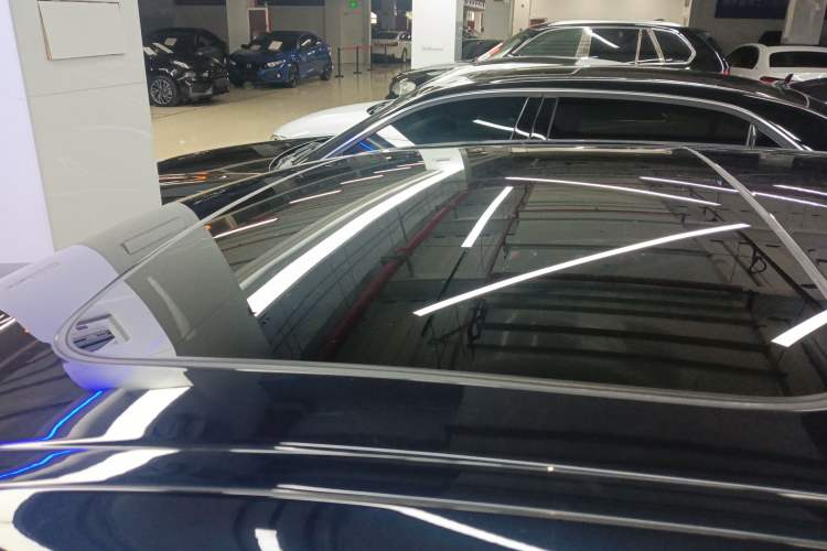 Used BMW 5 Series 2022 Second Facelift 525Li M Sport Package Roof