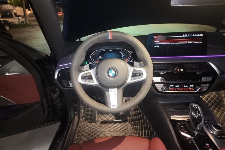 Used BMW 5 Series 2022 Second Facelift 530Li Luxury Version M Sport Package Steering Wheel