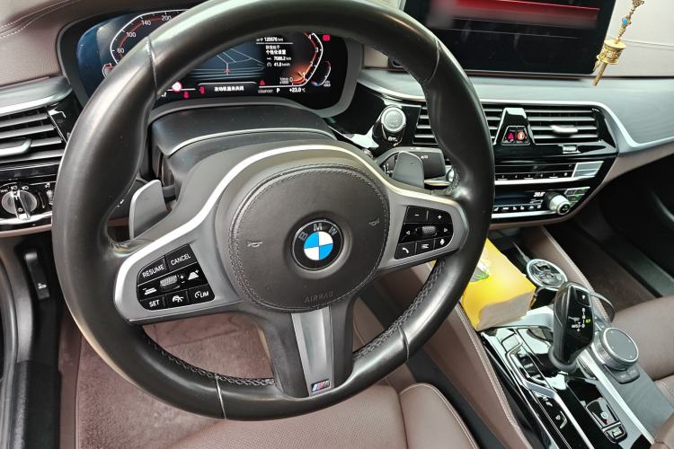 Used BMW 5 Series 2022 Second Facelift 530Li Luxury Version M Sport Package Steering Wheel