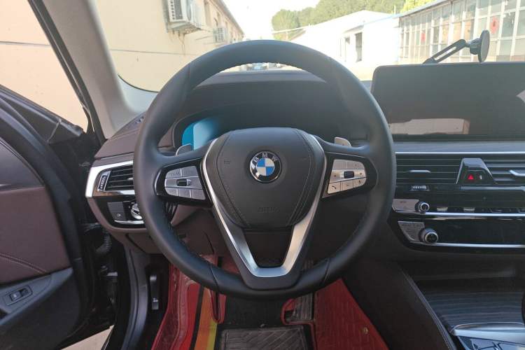 Used BMW 5 Series 2022 Updated 530Li Leading Edition Luxury Package Steering Wheel