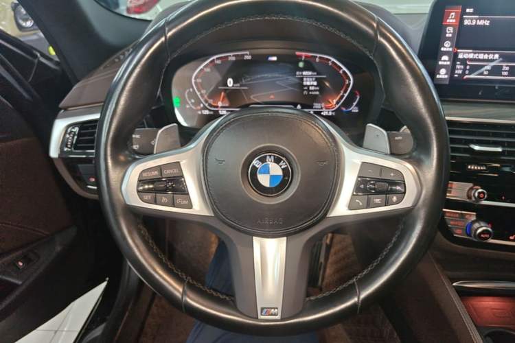 Used BMW 5 Series 2022 Restyled 530Li Leading Edition M Sport Package Steering Wheel
