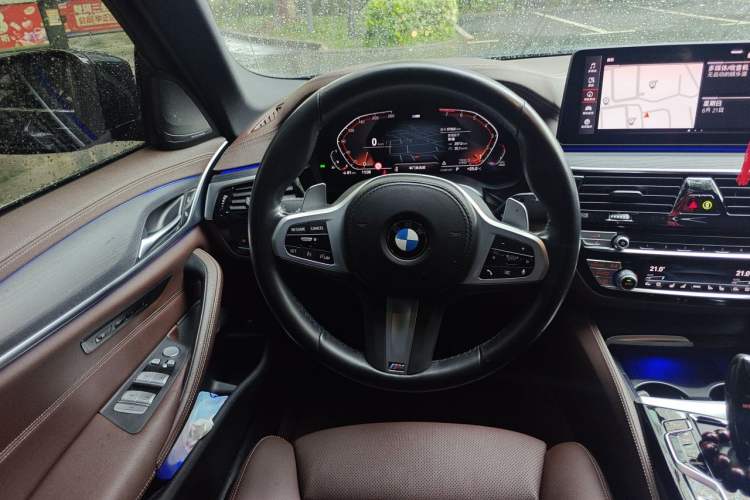Used BMW 5 Series 2022 Second Facelift 530Li Luxury Version M Sport Package Steering Wheel