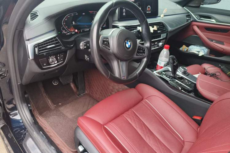 Used BMW 5 Series 2022 Second Facelift 530Li Luxury Version M Sport Package Steering Wheel