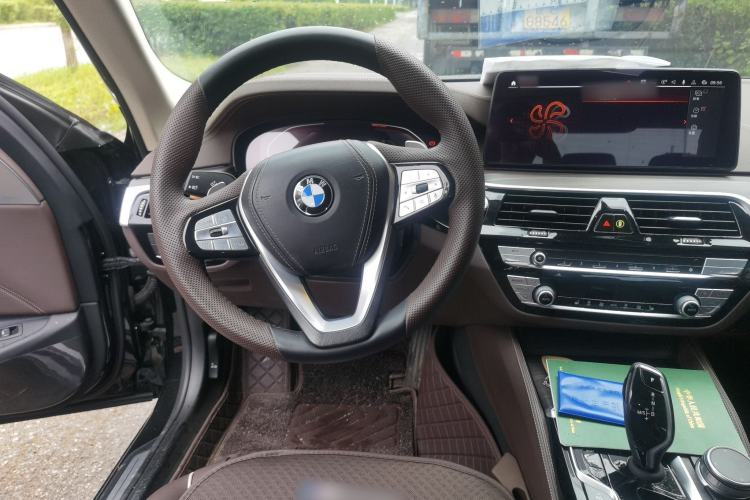 Used BMW 5 Series 2022 530Li xDrive Luxury Package Steering Wheel