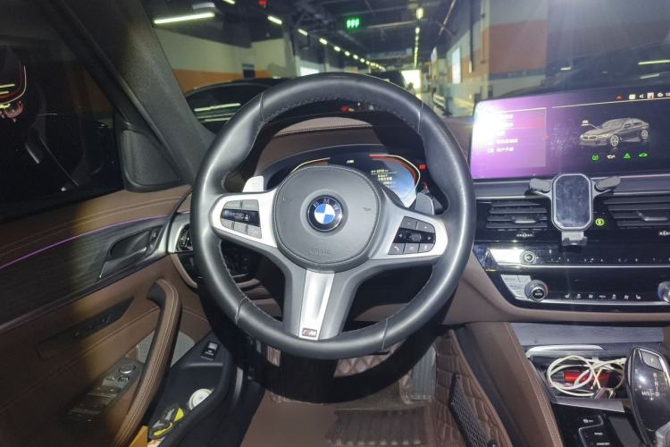 Used BMW 5 Series 2022 530Li Leading Model M Sport Package Steering Wheel