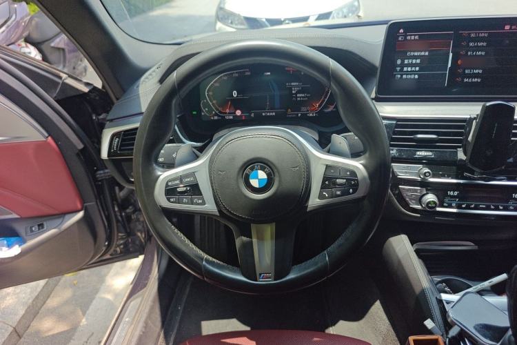 Used BMW 5 Series 2022 530Li Luxury Edition M Sport Package Steering Wheel