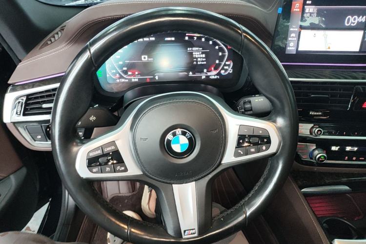Used BMW 5 Series 2022 525Li M Sport Package Steering Wheel