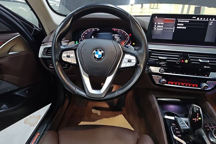 Used BMW 5 Series 2022 Updated 530Li Luxury Edition Premium Package Steering Wheel