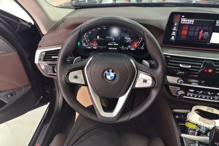 Used BMW 5 Series 2022 Second Facelift 530Li Luxury Edition Premium Package Steering Wheel