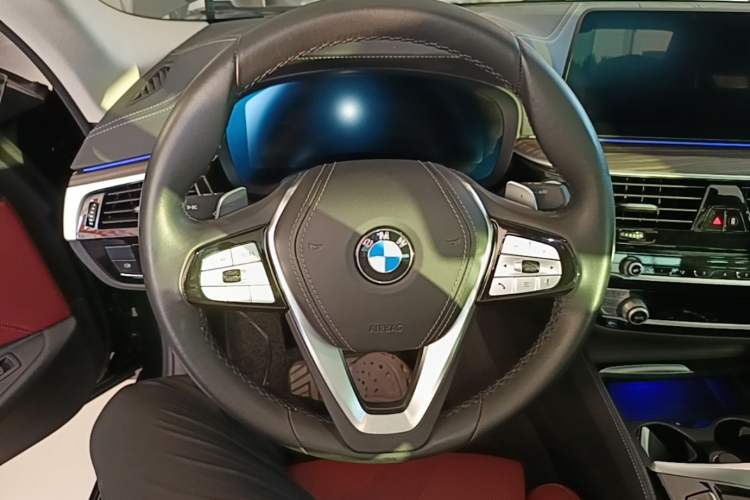 Used BMW 5 Series 2022 Updated 530Li Luxury Edition Premium Package Steering Wheel