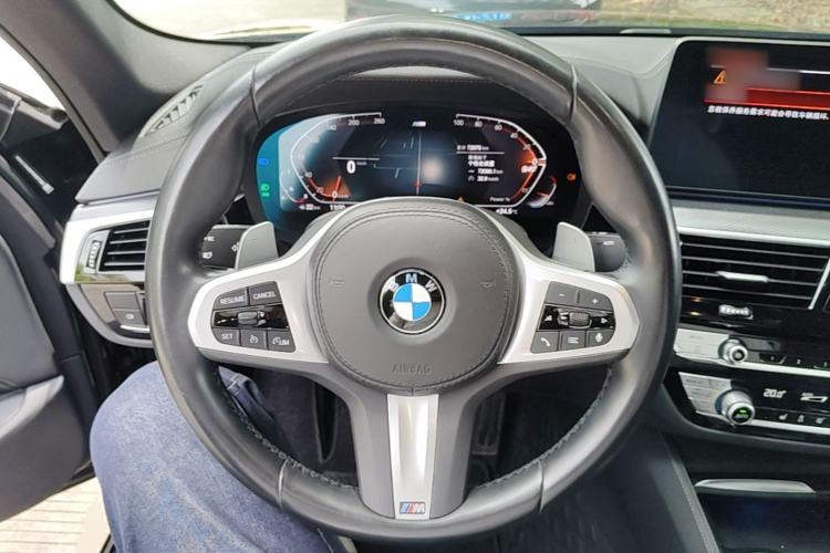 Used BMW 5 Series 2022 Second Facelift 530i Sport Line with M Sport Package Steering Wheel