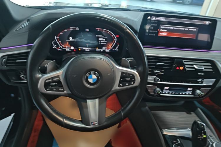 Used BMW 5 Series 2022 Second Facelift 530Li Luxury Version M Sport Package Steering Wheel