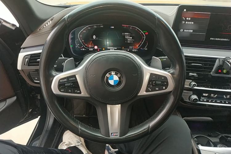 Used BMW 5 Series 2022 Second Facelift 530Li Luxury Version M Sport Package Steering Wheel