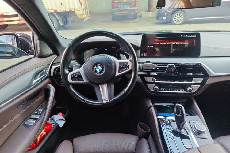 Used BMW 5 Series 2022 Second Facelift 530Li Luxury Version M Sport Package Steering Wheel