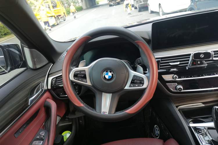 Used BMW 5 Series 2022 Second Facelift 530Li Luxury Version M Sport Package Steering Wheel