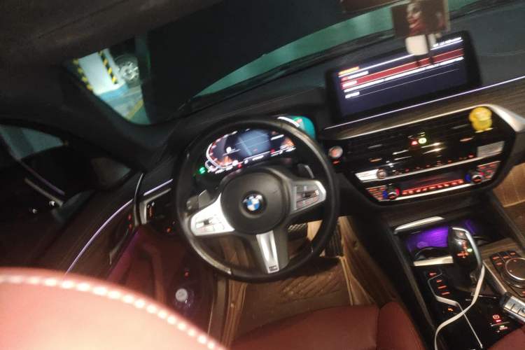 Used BMW 5 Series 2022 Revised Version 3 530Li Luxury Edition M Sport Package Steering Wheel