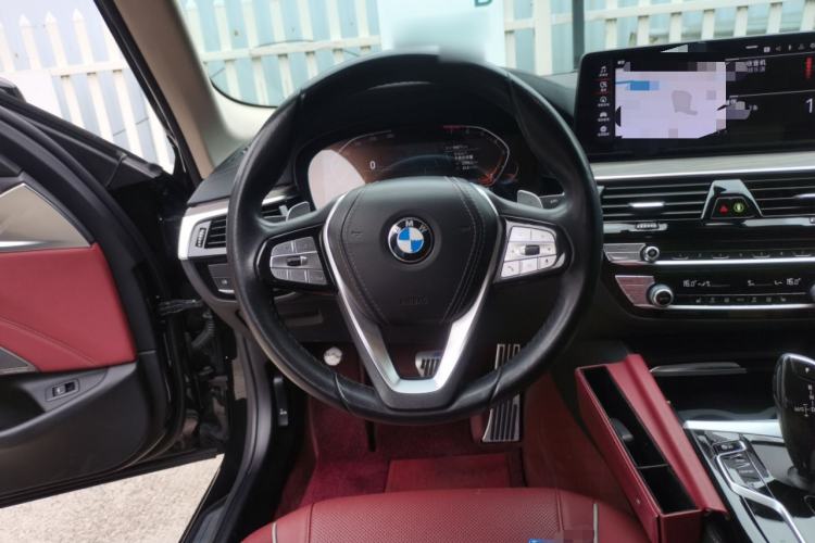 Used BMW 5 Series 2022 Updated 530Li Leading Edition Luxury Package Steering Wheel