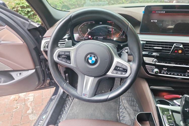 Used BMW 5 Series 2022 Revised Version 3 530Li Luxury Edition M Sport Package Steering Wheel