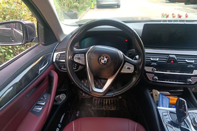 Used BMW 5 Series 2022 525Li Luxury Package Steering Wheel