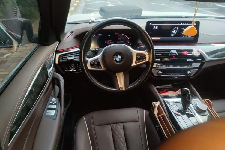 Used BMW 5 Series 2022 525Li M Sport Package Steering Wheel