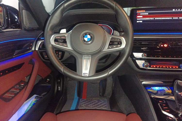 Used BMW 5 Series 2022 Second Facelift 530Li Luxury Version M Sport Package Steering Wheel