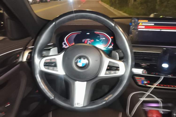Used BMW 5 Series 2022 Second Facelift 530Li Luxury Version M Sport Package Steering Wheel