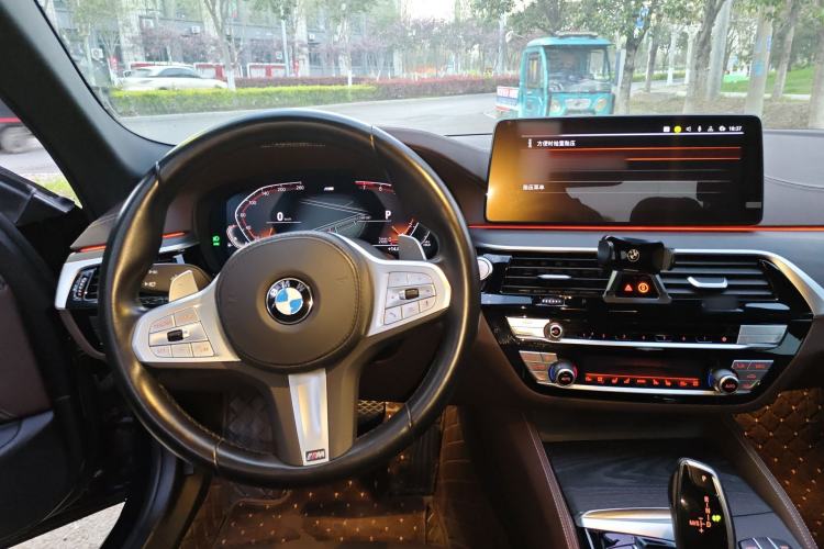 Used BMW 5 Series 2022 Restyled 530Li Luxury Edition M Sport Package Steering Wheel