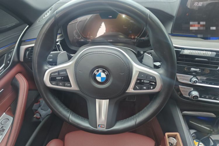 Used BMW 5 Series 2022 Second Facelift 530Li Luxury Version M Sport Package Steering Wheel