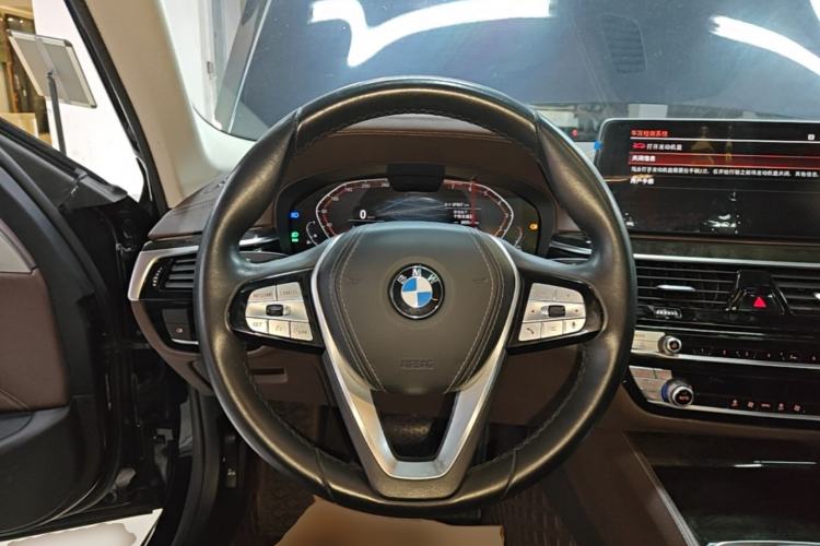 Used BMW 5 Series 2022 Restyled 525Li Luxury Package Steering Wheel