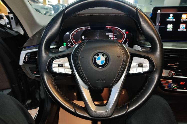 Used BMW 5 Series 2022 Second Facelift 530Li Leading Edition Luxury Package Steering Wheel