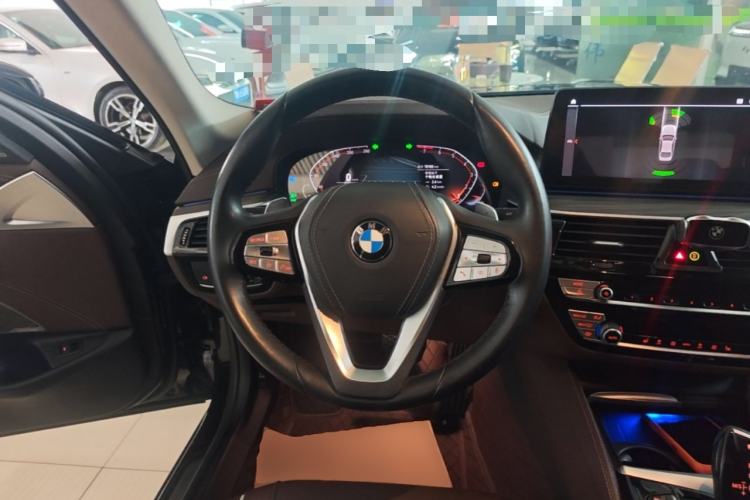 Used BMW 5 Series 2022 Updated 530Li Leading Edition Luxury Package Steering Wheel