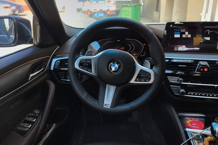 Used BMW 5 Series 2022 Second Facelift 530Li Luxury Version M Sport Package Steering Wheel