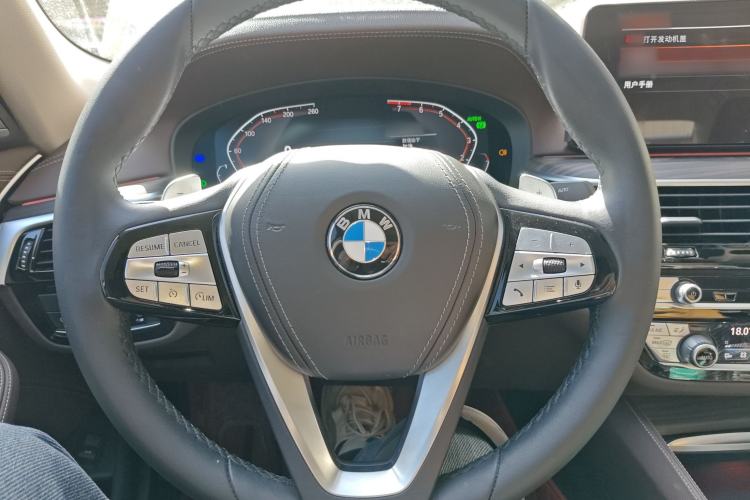 Used BMW 5 Series 2022 Updated 530Li Leading Edition Luxury Package Steering Wheel