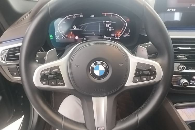 Used BMW 5 Series 2022 Second Facelift 530Li Luxury Version M Sport Package Steering Wheel