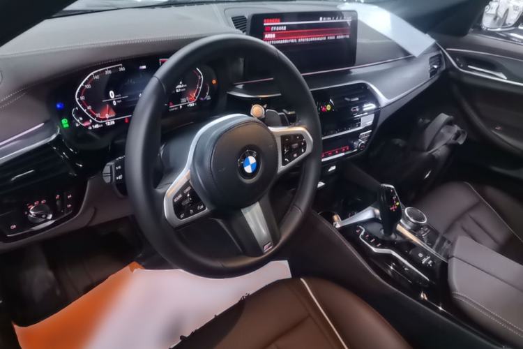 Used BMW 5 Series 2022 530Li Leading Model M Sport Package Steering Wheel