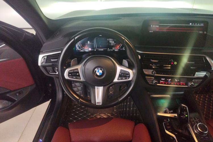 Used BMW 5 Series 2022 Second Facelift 530Li Luxury Version M Sport Package Steering Wheel