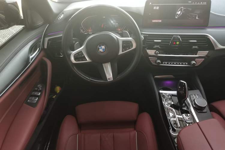 Used BMW 5 Series 2022 Second Facelift 530Li Luxury Version M Sport Package Steering Wheel