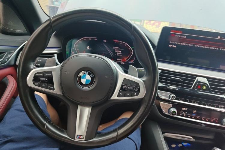 Used BMW 5 Series 2022 Second Facelift 530Li Luxury Version M Sport Package Steering Wheel