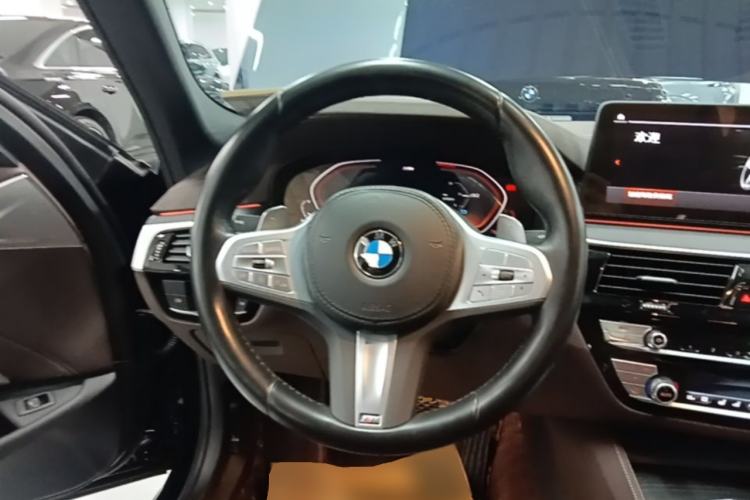 Used BMW 5 Series 2022 Revised Version 3 530Li Luxury Edition M Sport Package Steering Wheel