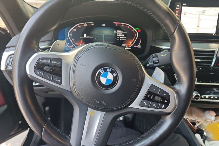 Used BMW 5 Series 2022 Second Facelift 530Li Luxury Version M Sport Package Steering Wheel
