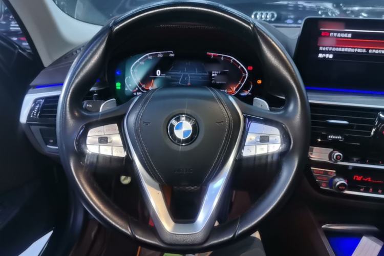 Used BMW 5 Series 2022 Second Facelift 530Li Leading Edition Luxury Package Steering Wheel