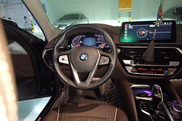Used BMW 5 Series 2022 Restyled 525Li Luxury Package Steering Wheel